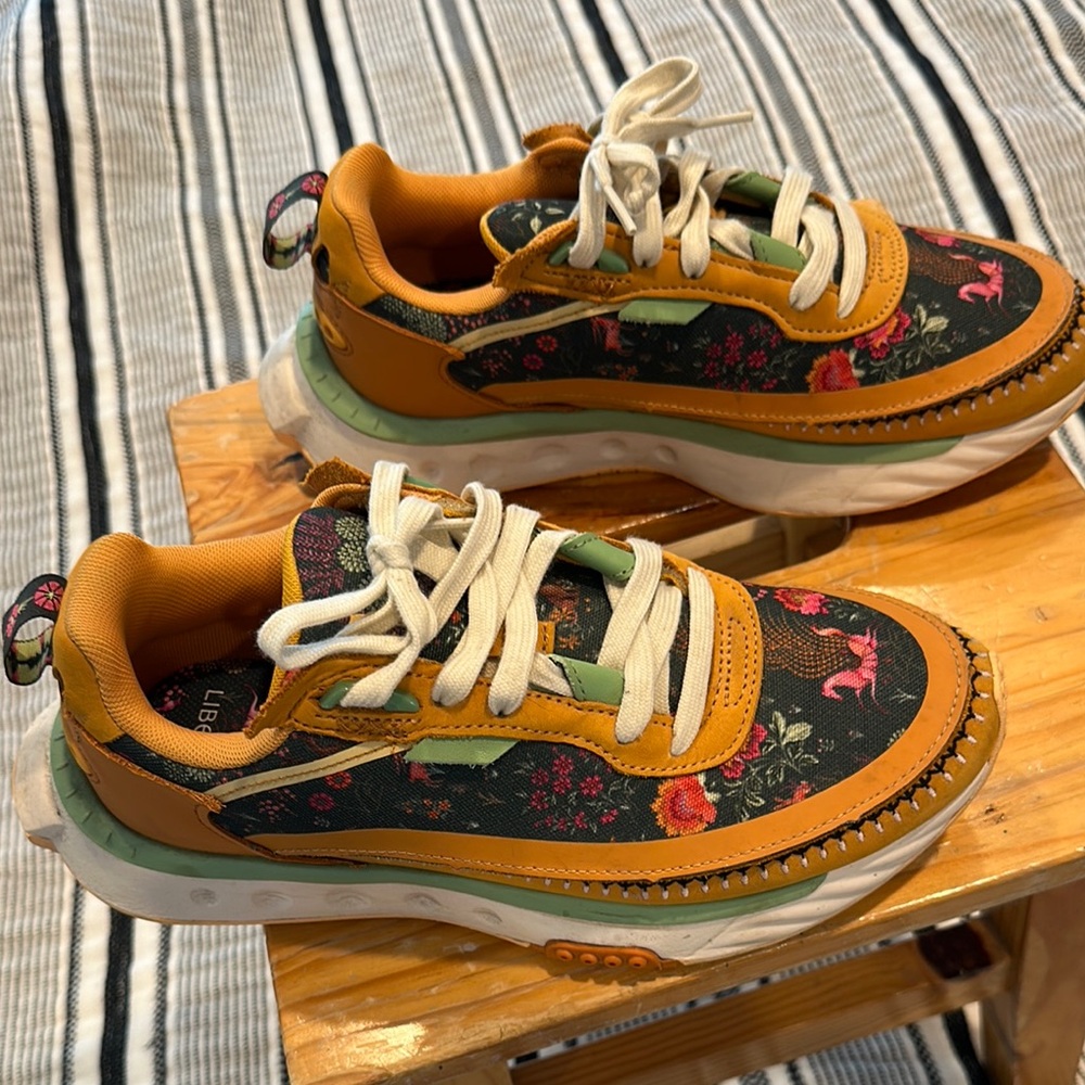 Puma Green and Orange Sneakers Retro-Inspired Design